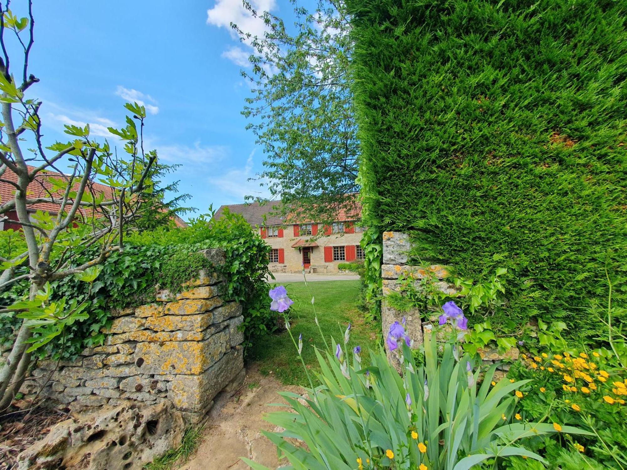 Bed and Breakfast Jardin Des Sens, La Rente D'Eguilly Esterno foto